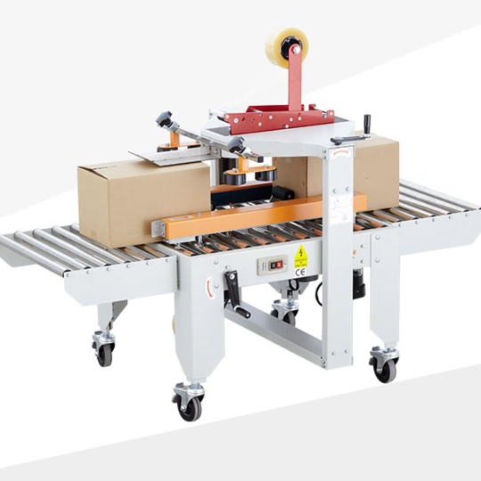 Máy dán băng dính thùng carton tự động có băng tải đai dẫn 2 bên ABMA-50I