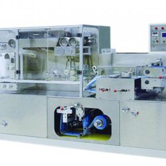 Máy gấp khăn ướt, định hình túi, cấp vào túi, chiết rót dịch, hàn miệng gói tự động